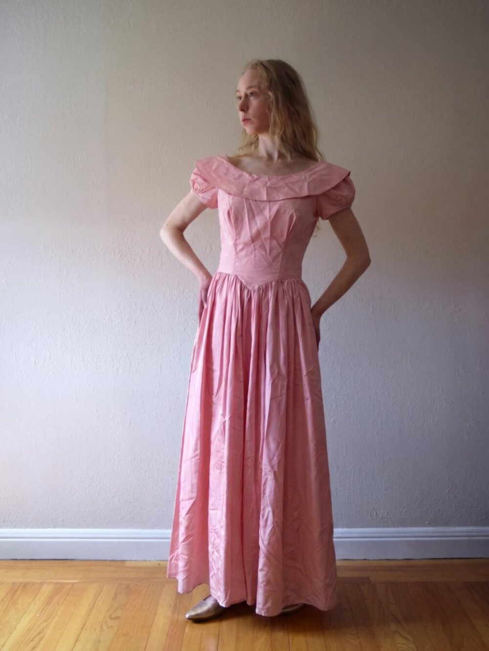 1940s Rosy Pink Acetate Taffeta Ruffle Trim Puff Sleeve Formal Maxi Dress Gown